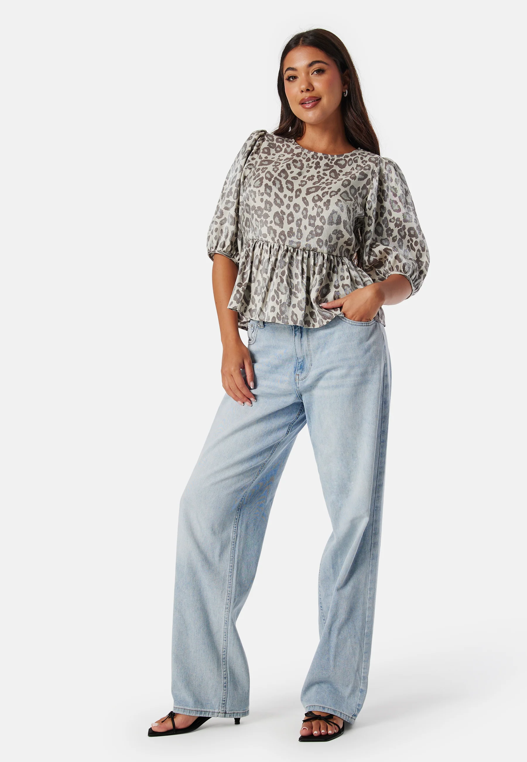 Round Neck Puff Sleeve Blouse - Image 3