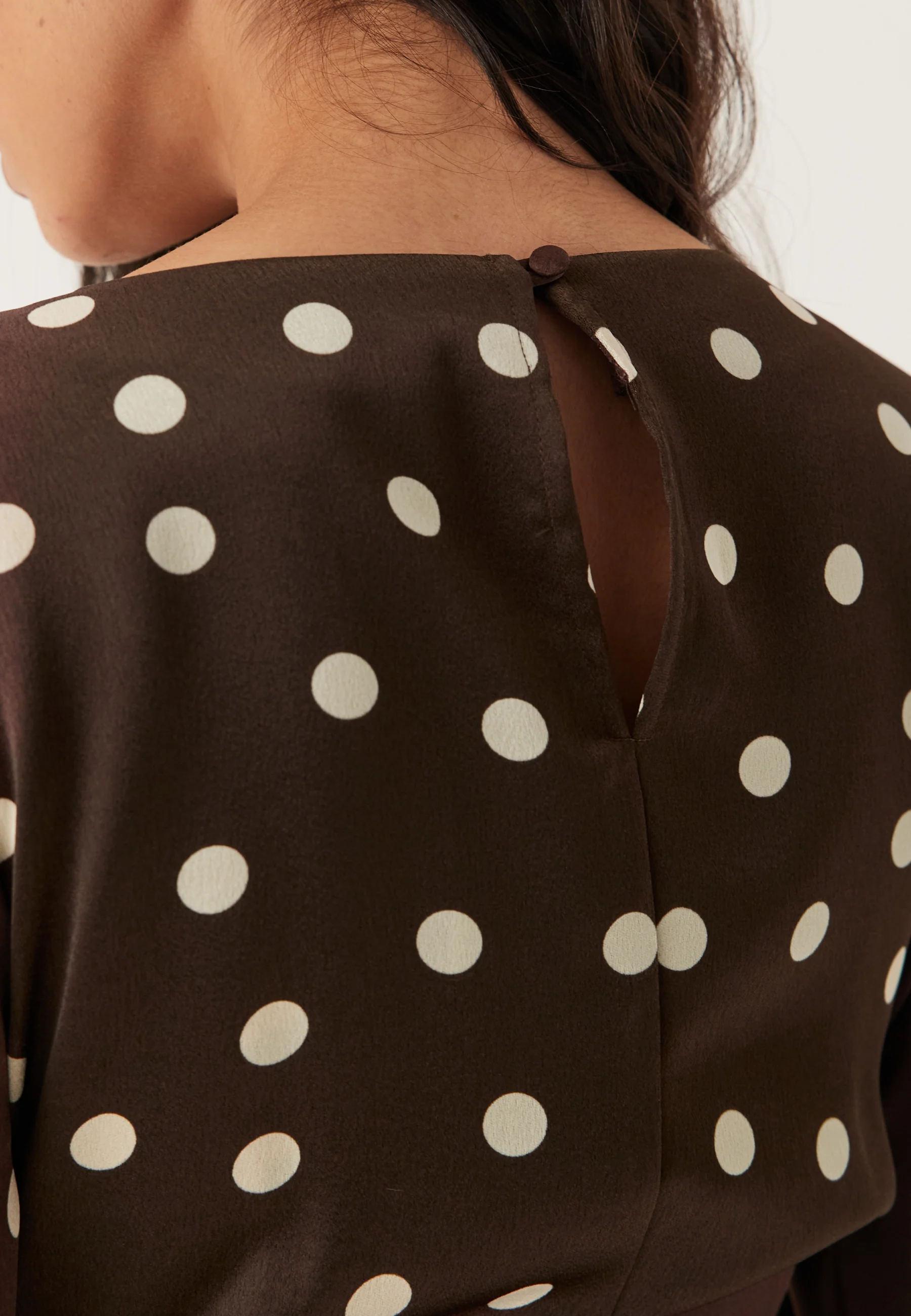 Ruched Front Midi Dress - Image 9
