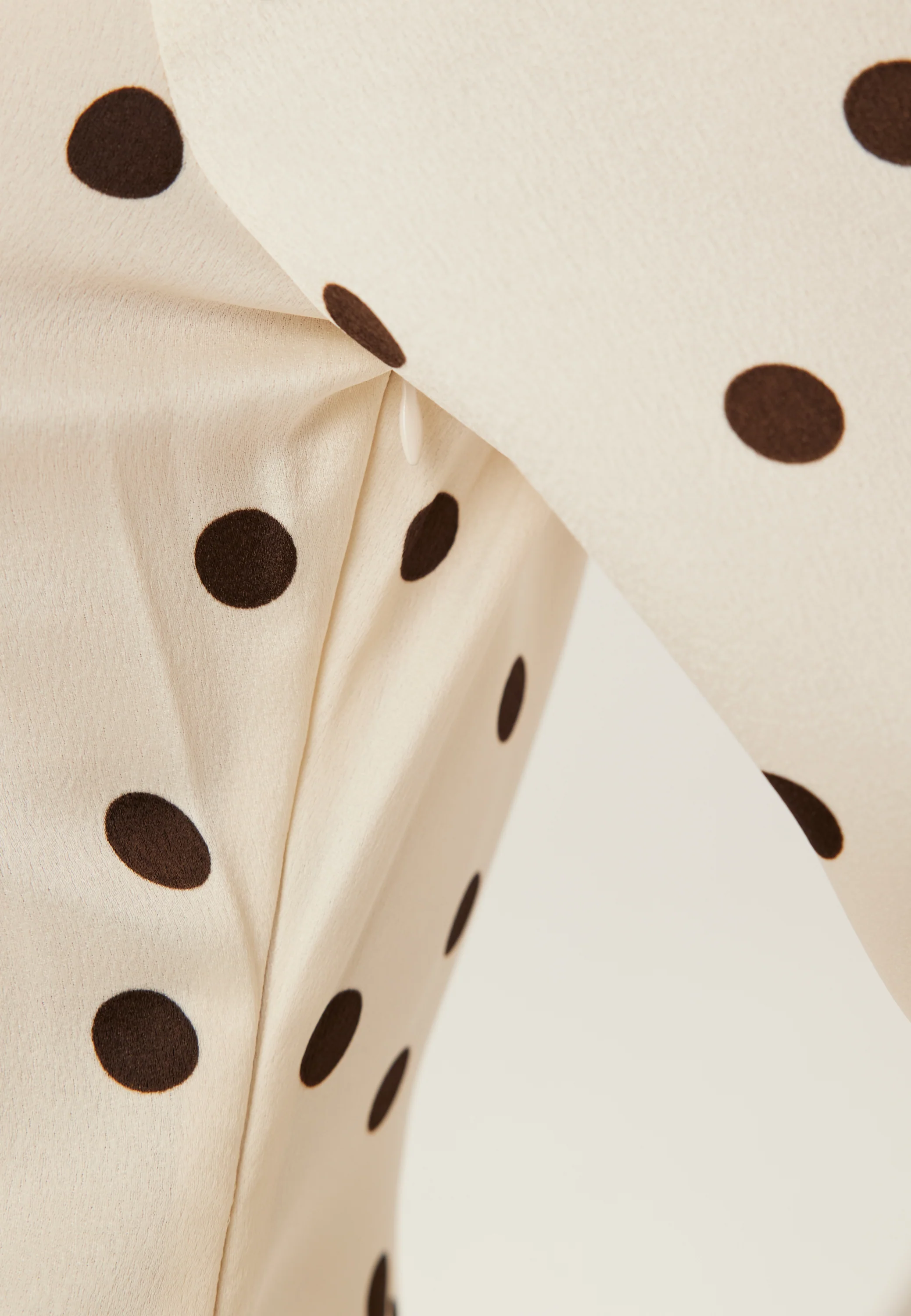 Ruched Front Midi Dress - Image 10