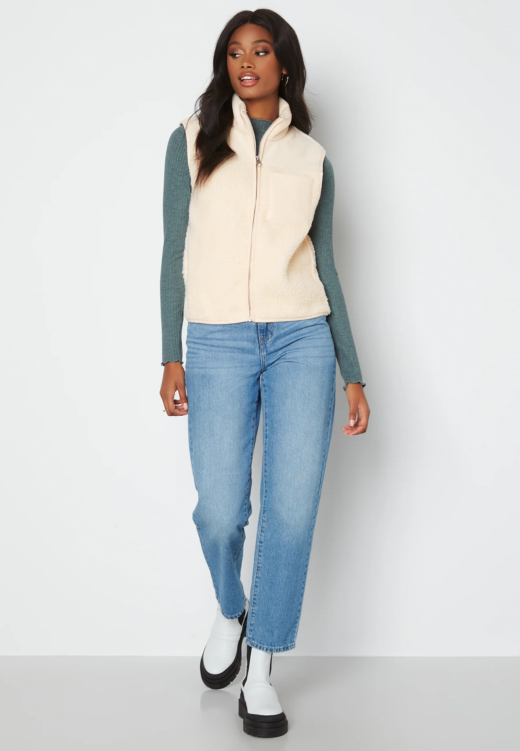 Sadie Teddy Vest - Image 2