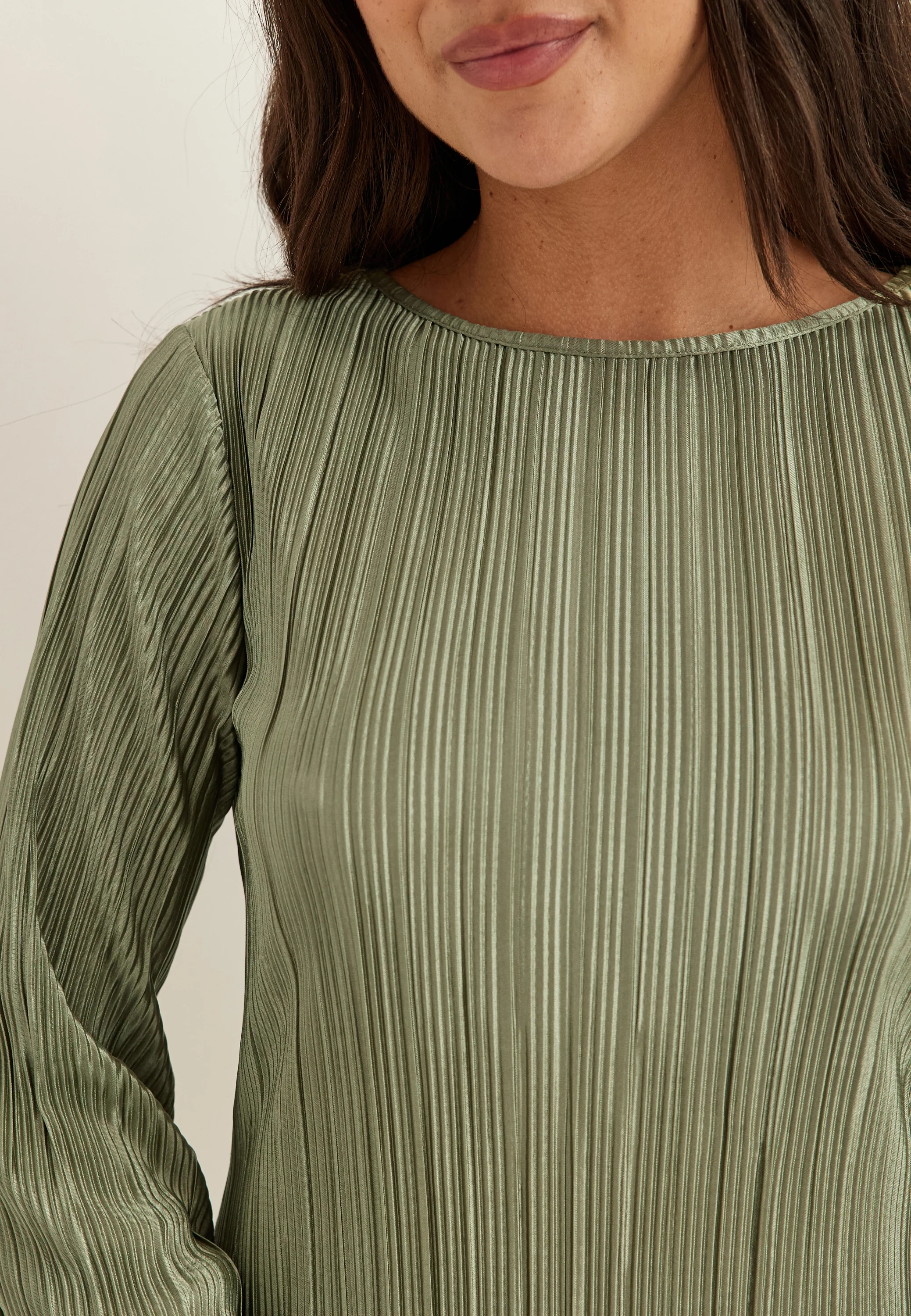 Short Pleated Frill Dress - Image 4