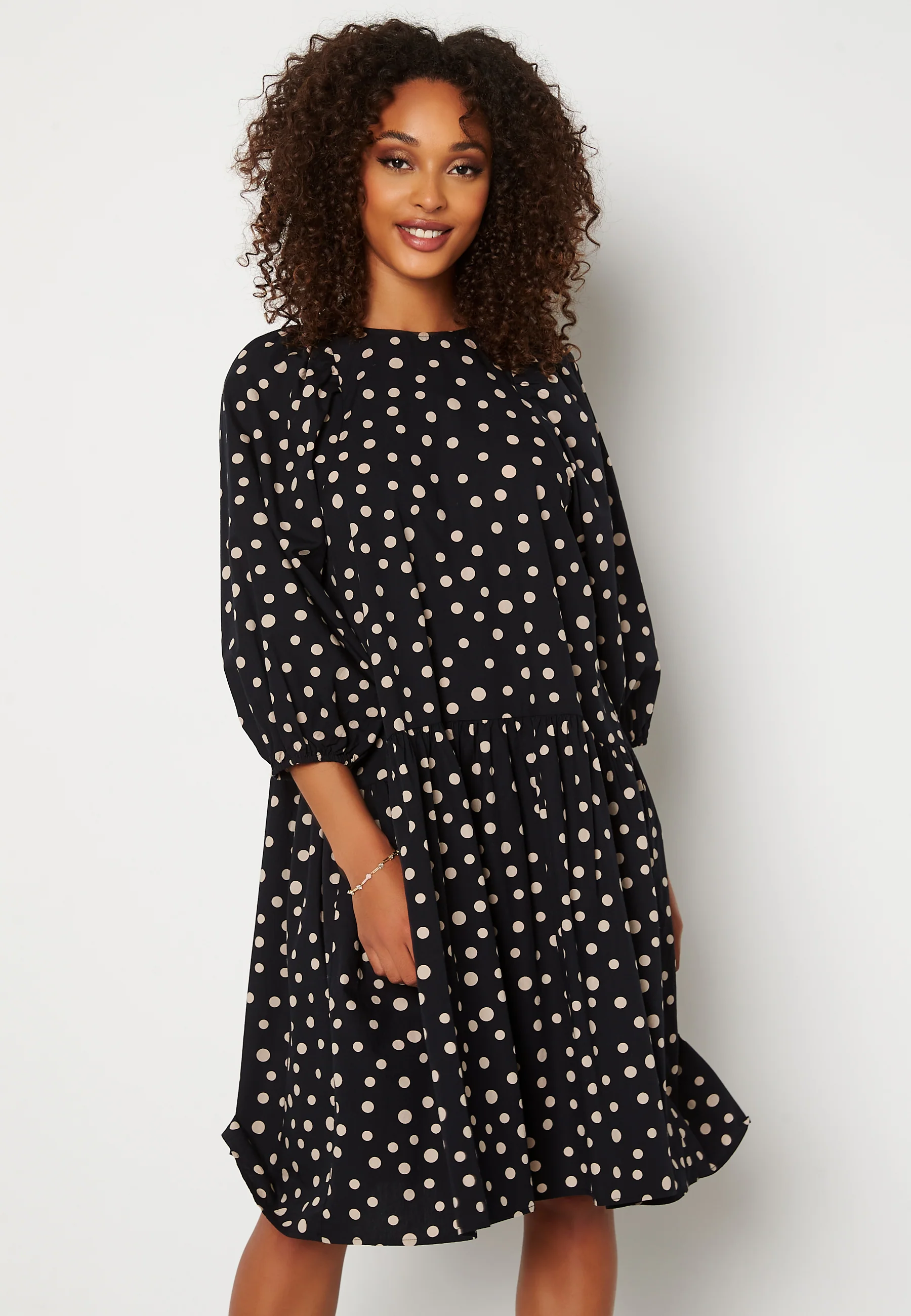 Sinna 3/4 Volume Dress