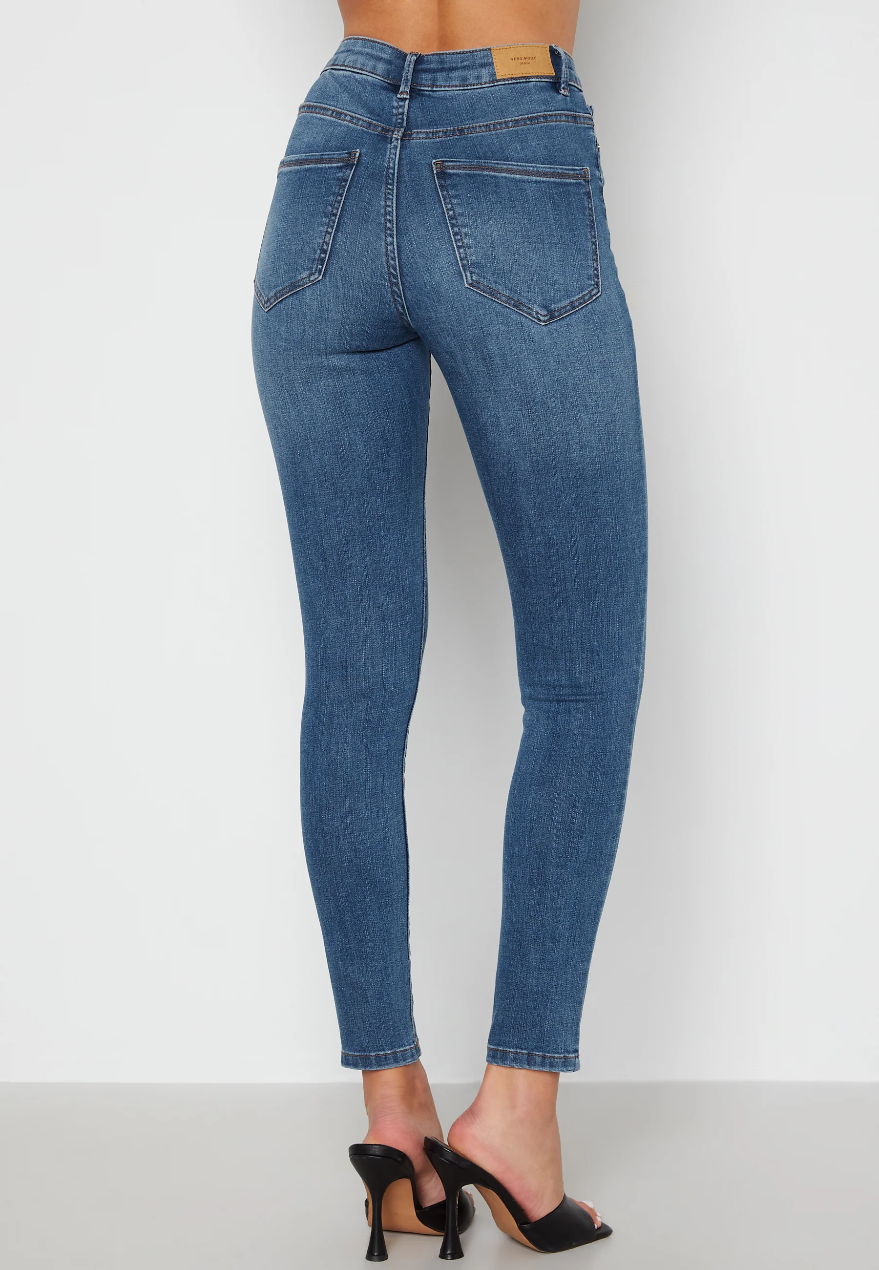 Sophia HR Skinny Jeans - Image 5