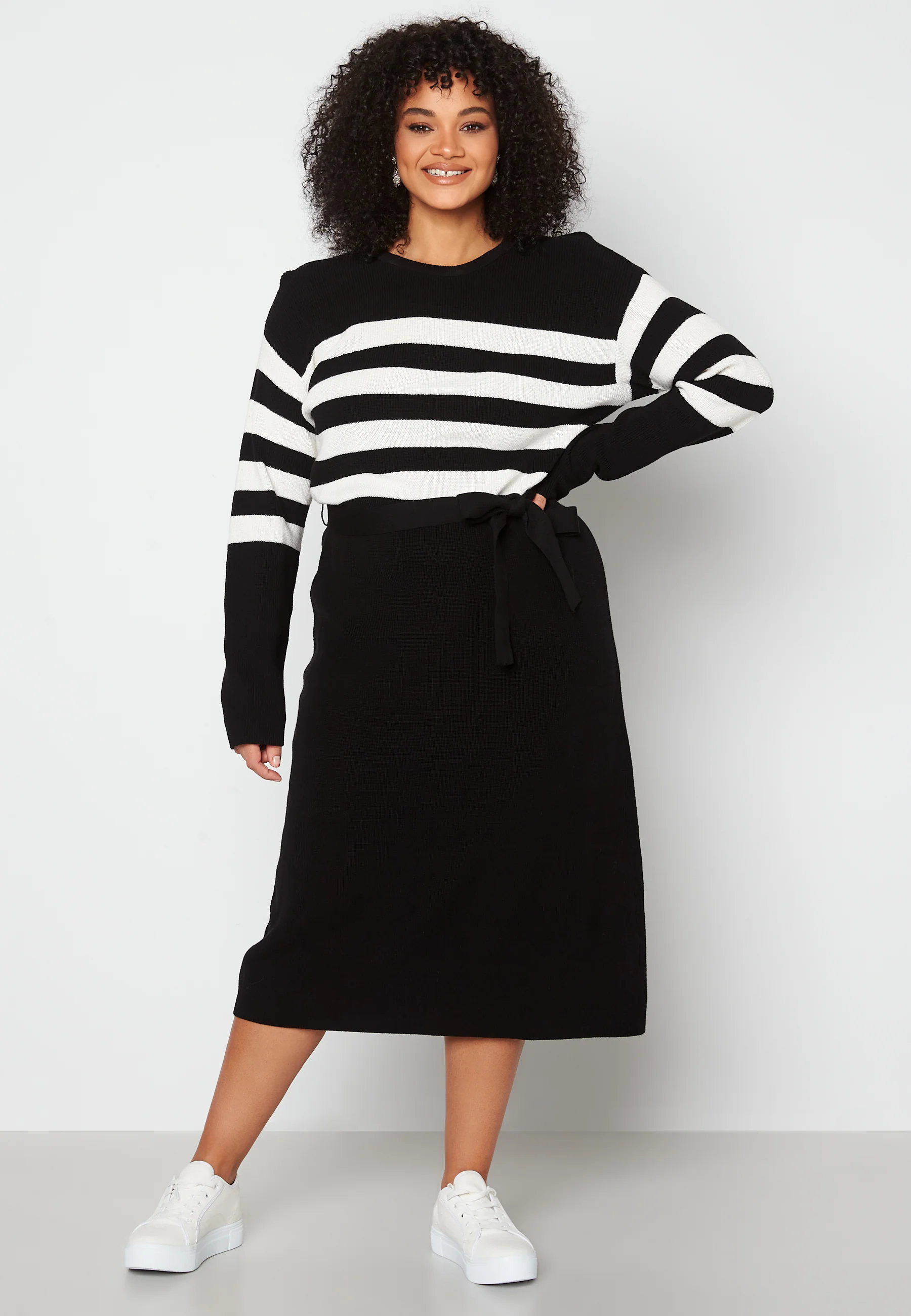 Striped O-neck Knitted Dress - Image 6
