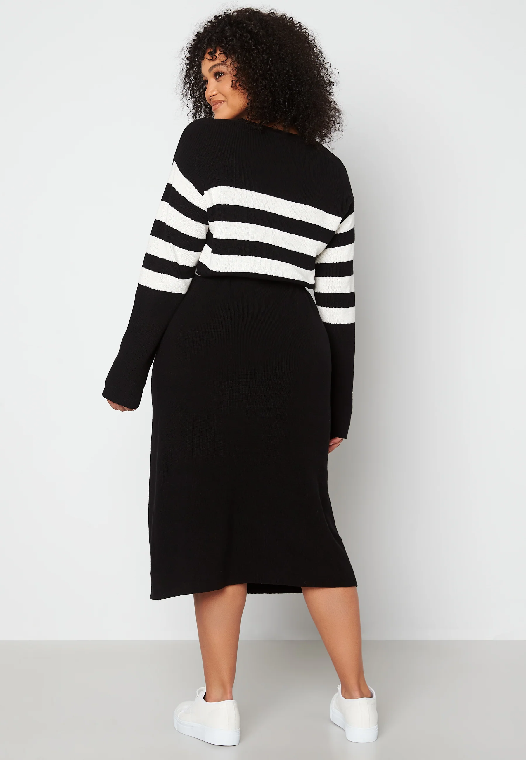 Striped O-neck Knitted Dress - Image 7