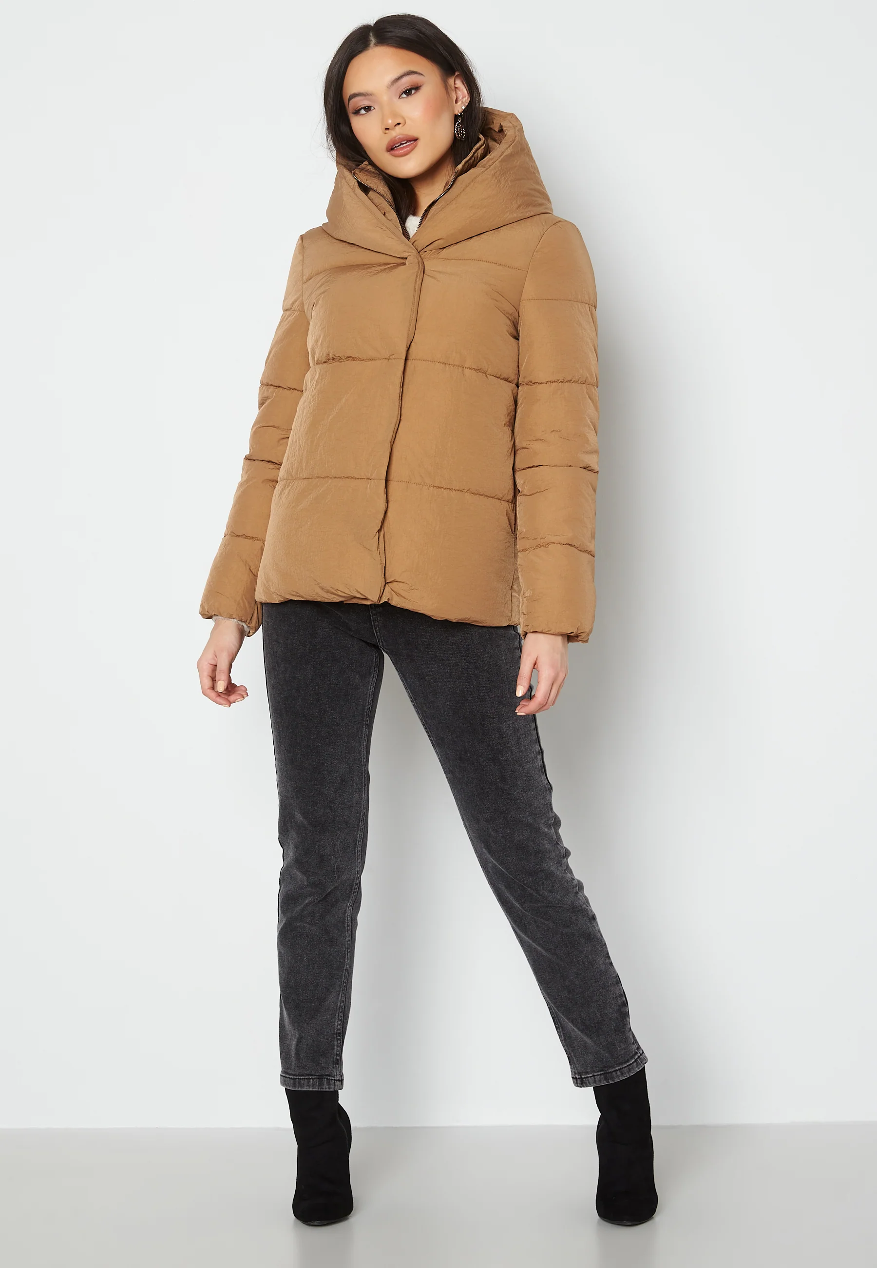 Sydney Sara Puffer Jacket - Image 3