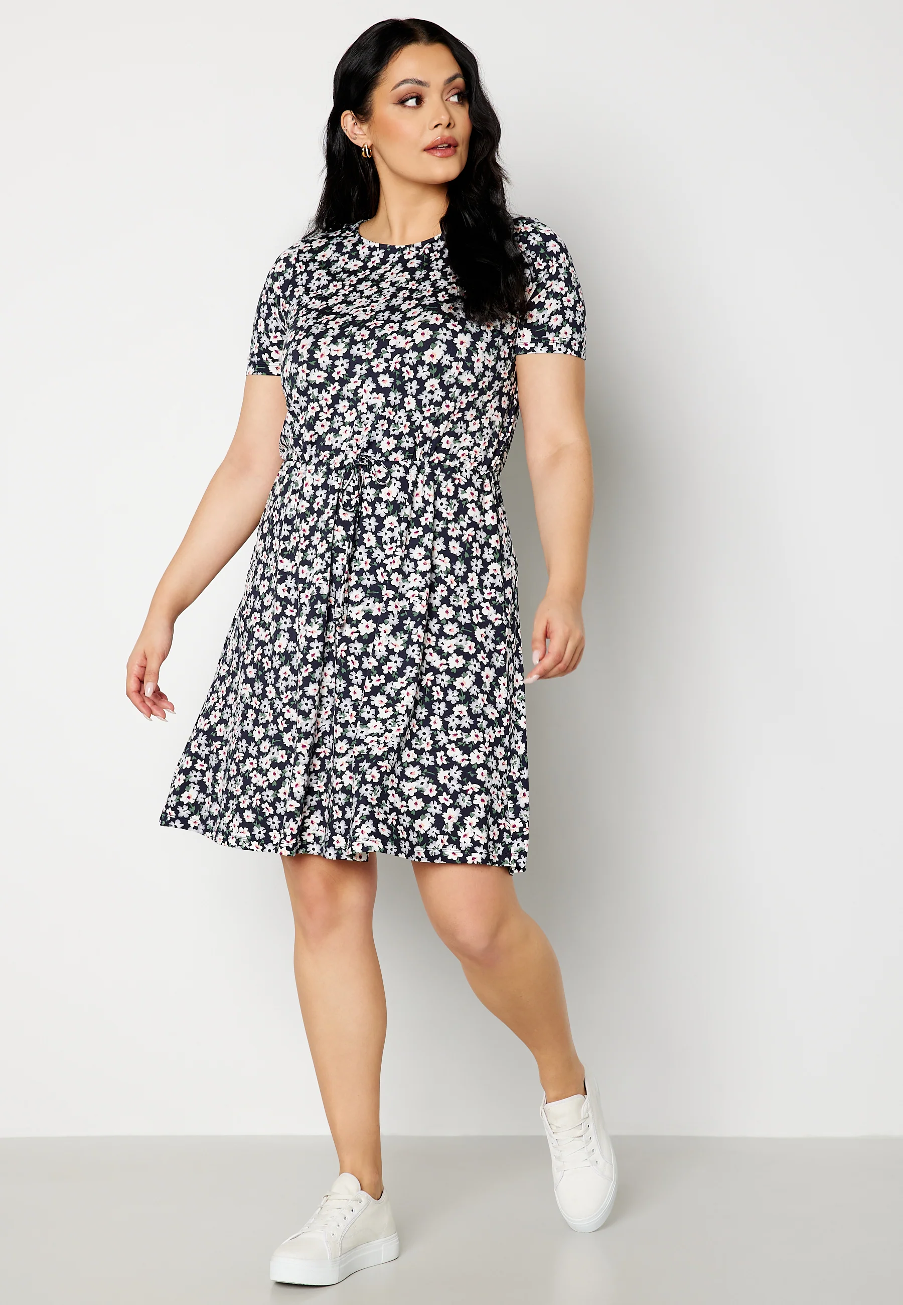 Tova short sleeve drawstring dress - Image 7