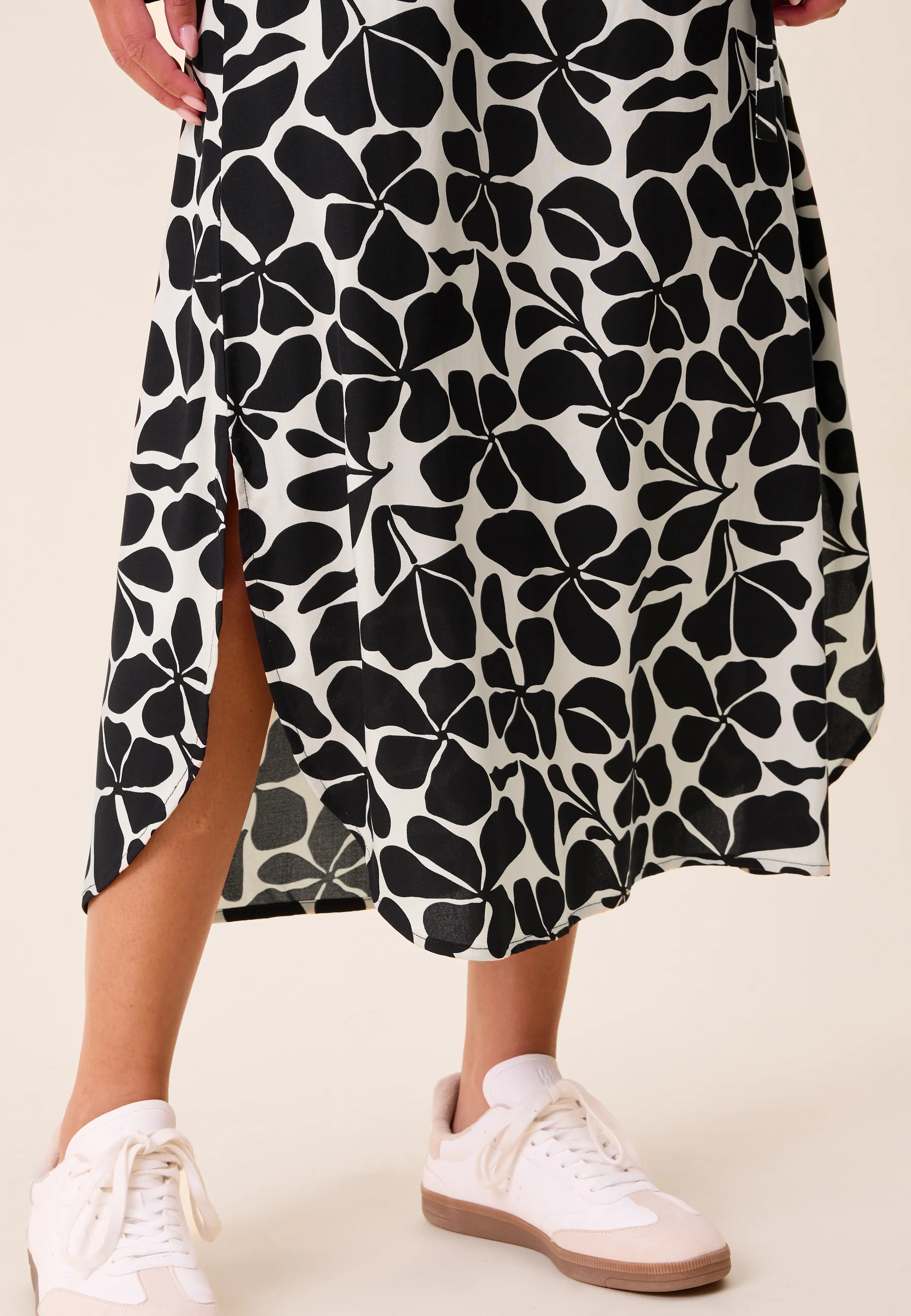 V-neck Viscose Dress - Image 4