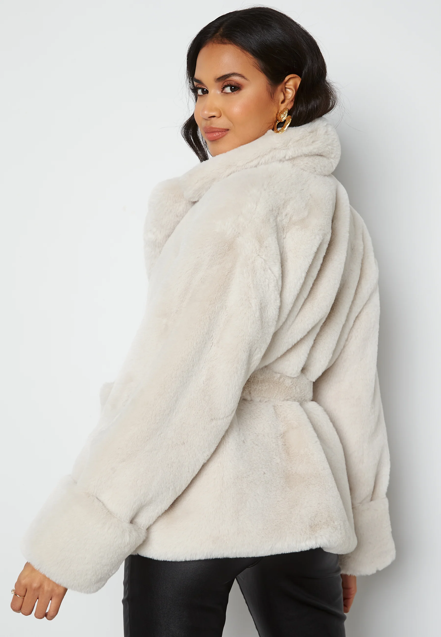 Vadah Faux Fur Jacket - Image 3