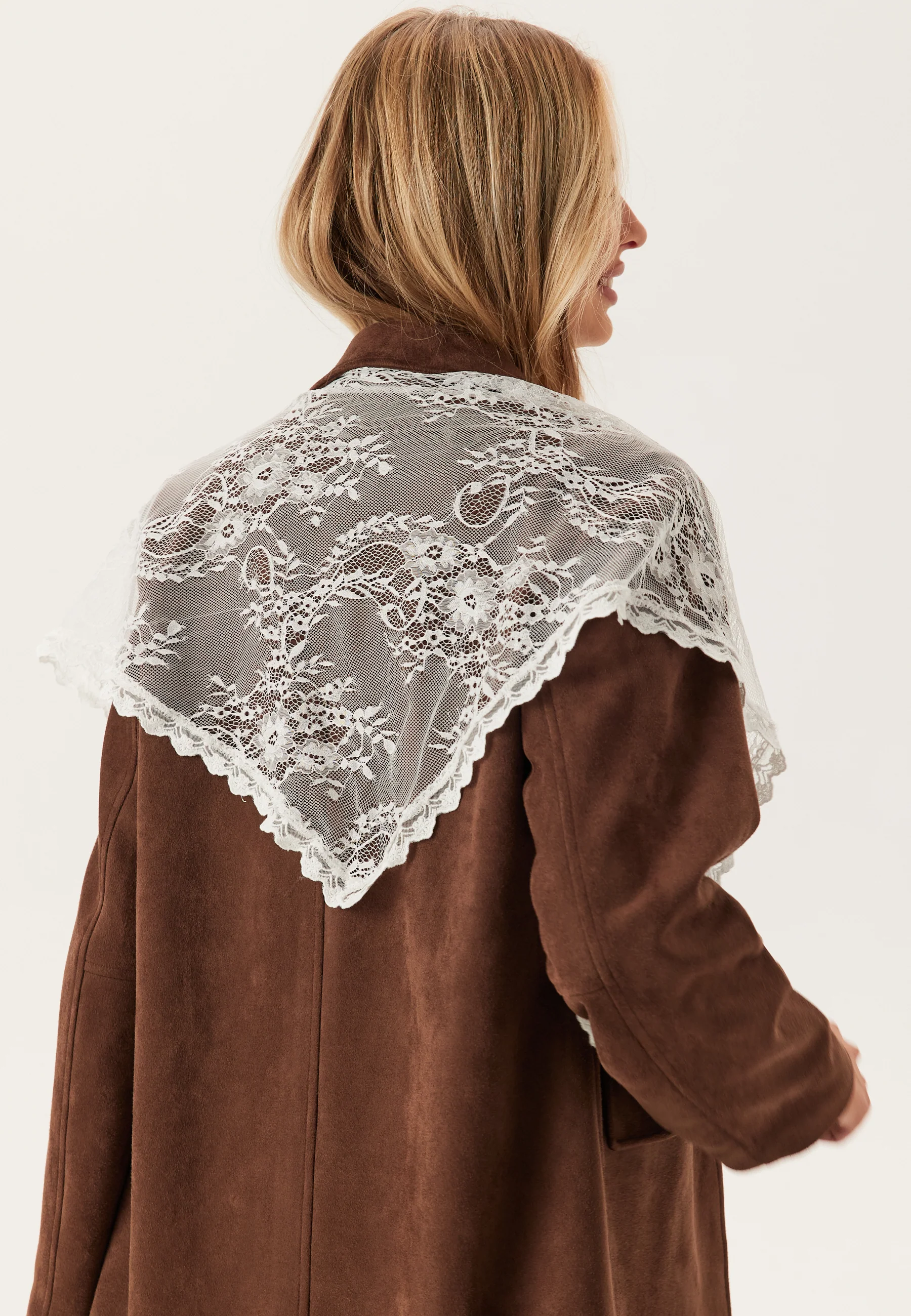Vialiva Lace Scarf - Image 6