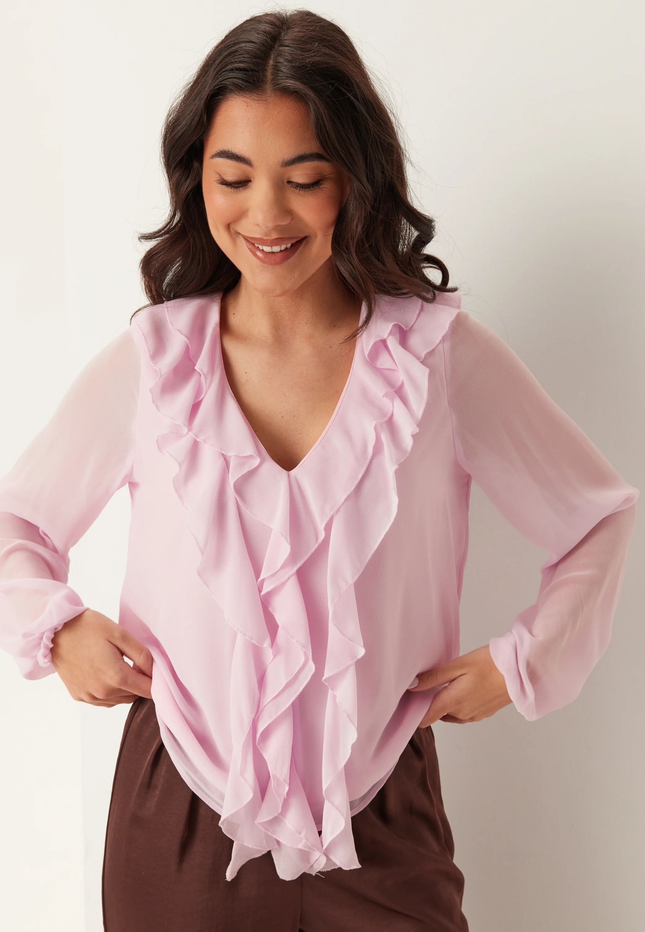 Viane L/S V-NECK FRILL TOP V-N - Image 4