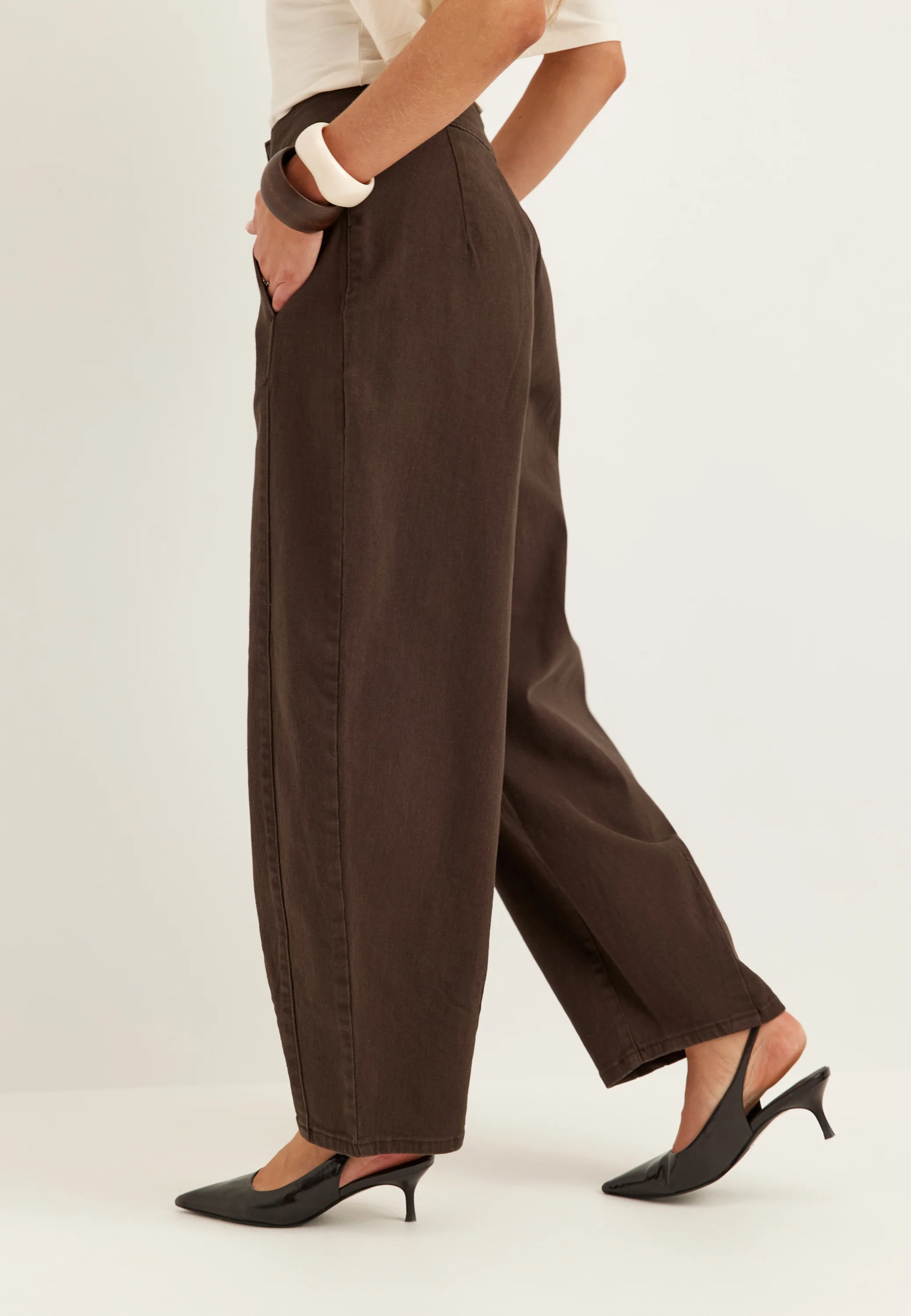Vichia Hw Barrel Jeans - Image 2