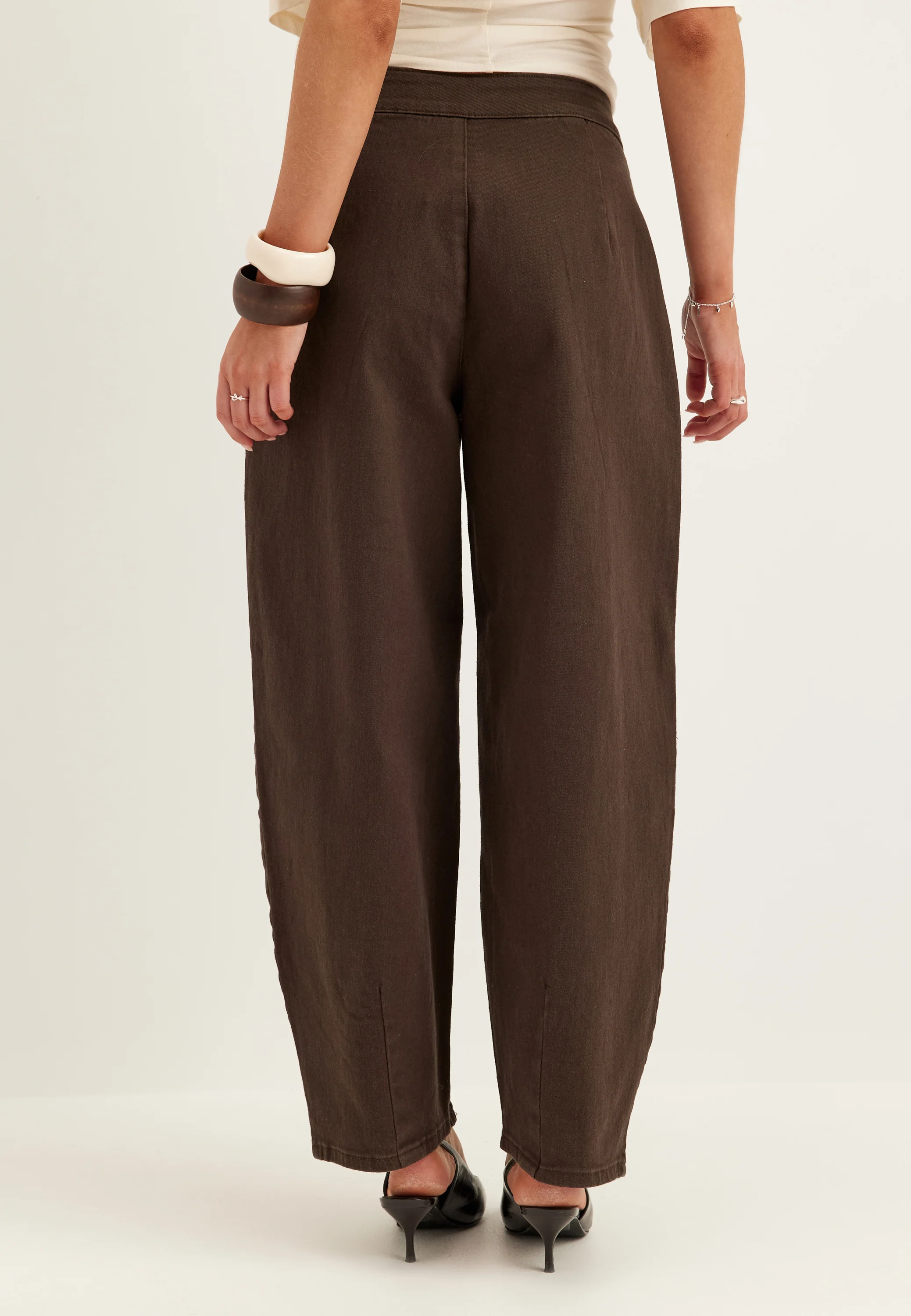 Vichia Hw Barrel Jeans - Image 3