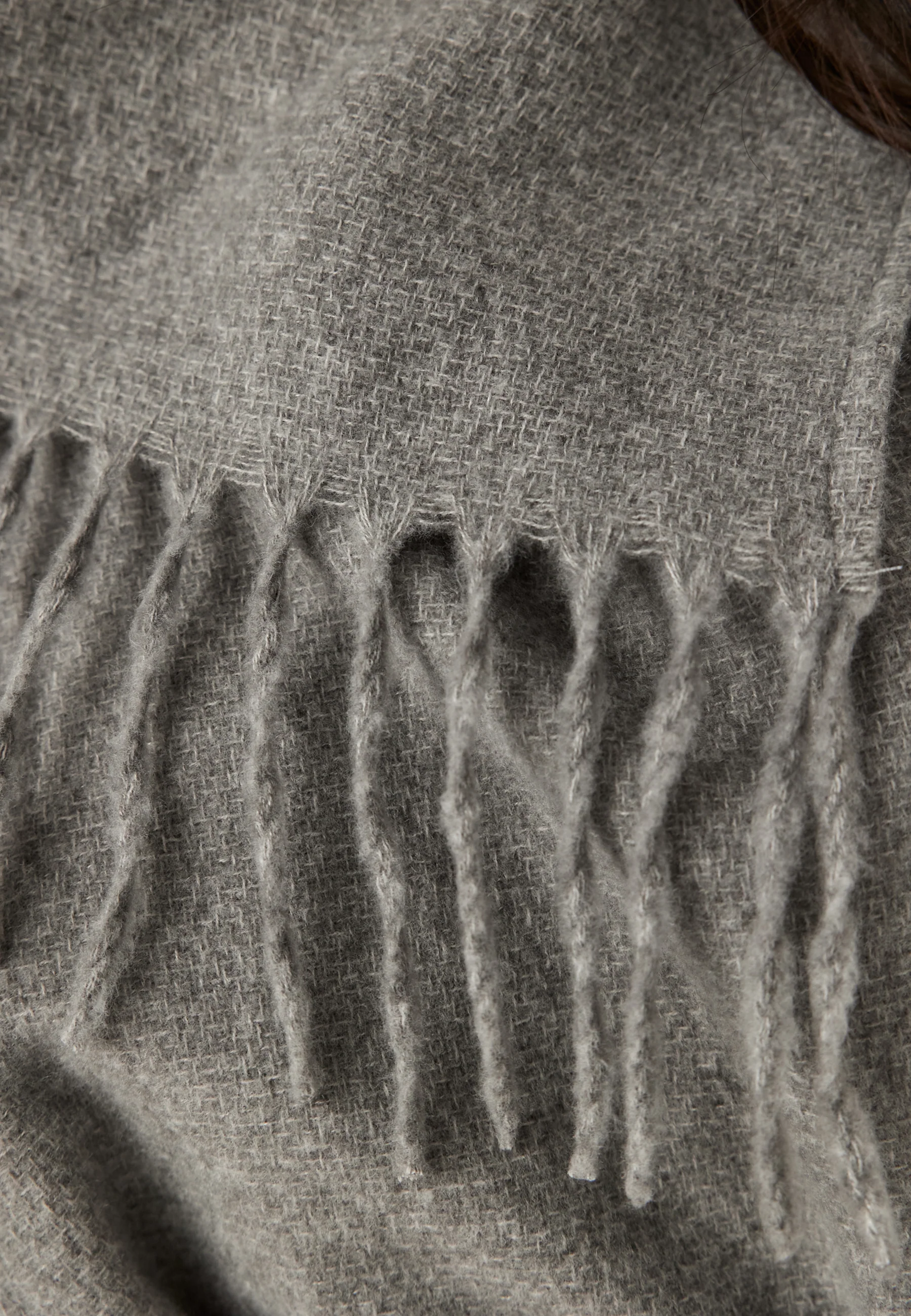 Vifjolira High Neck Poncho - Image 5