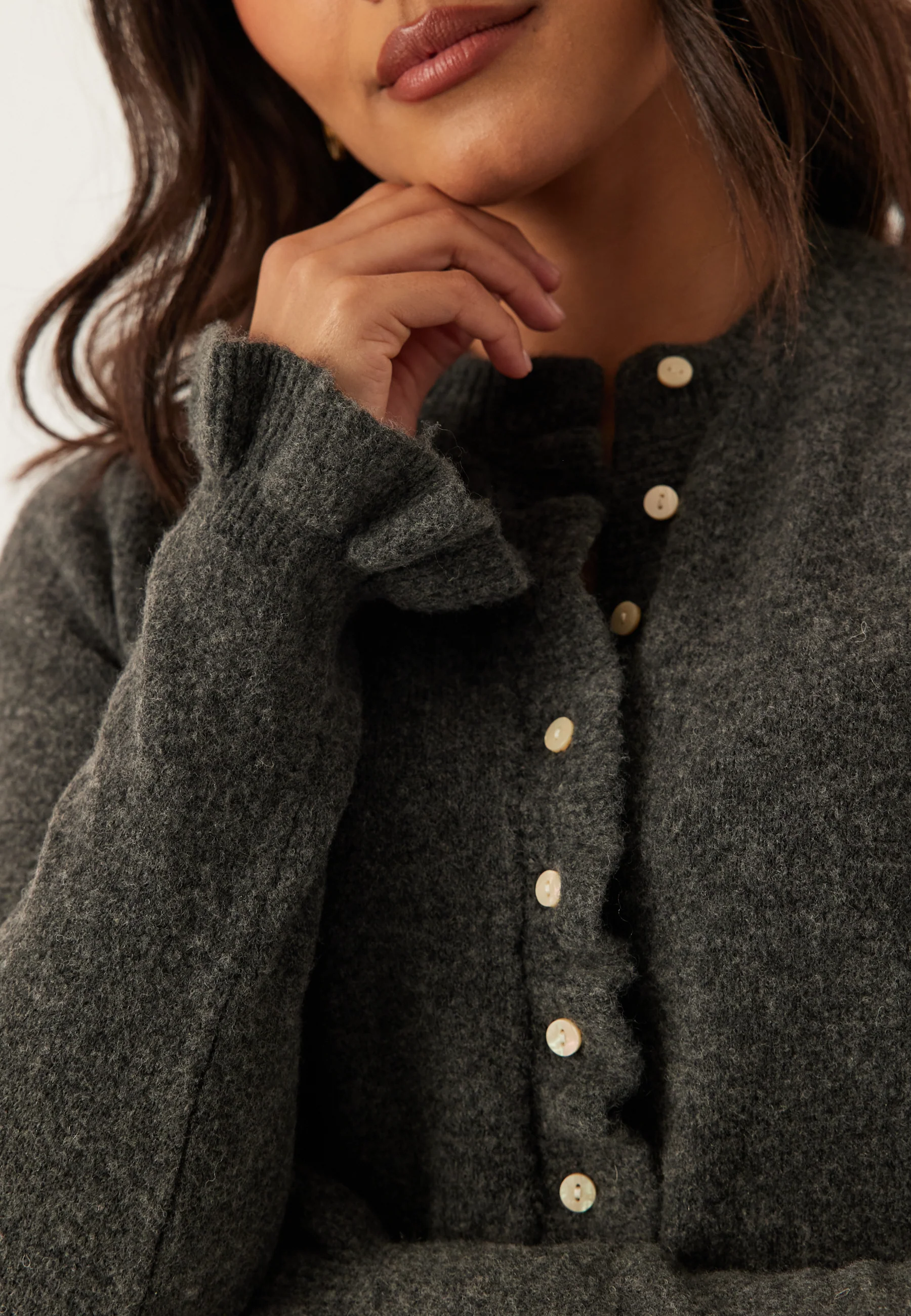Vijacia O-neck L/S FRILL KNIT - Image 4