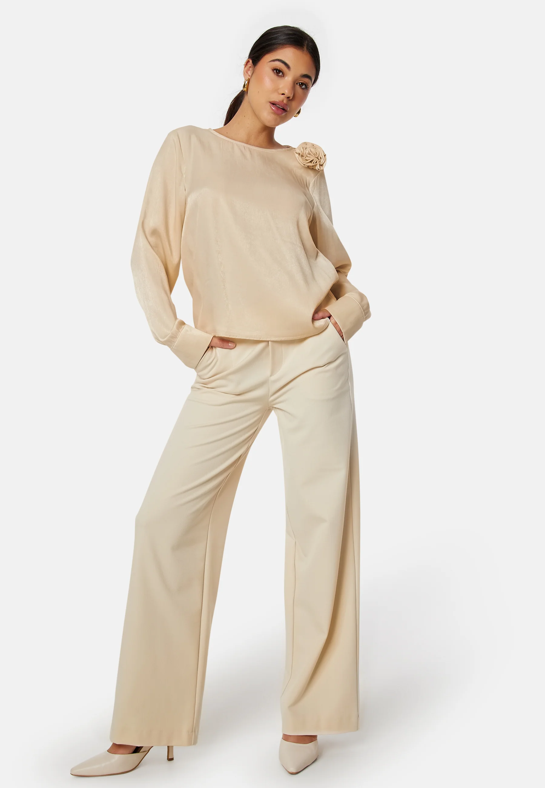 Vikenca L/S Rose Top - Image 3