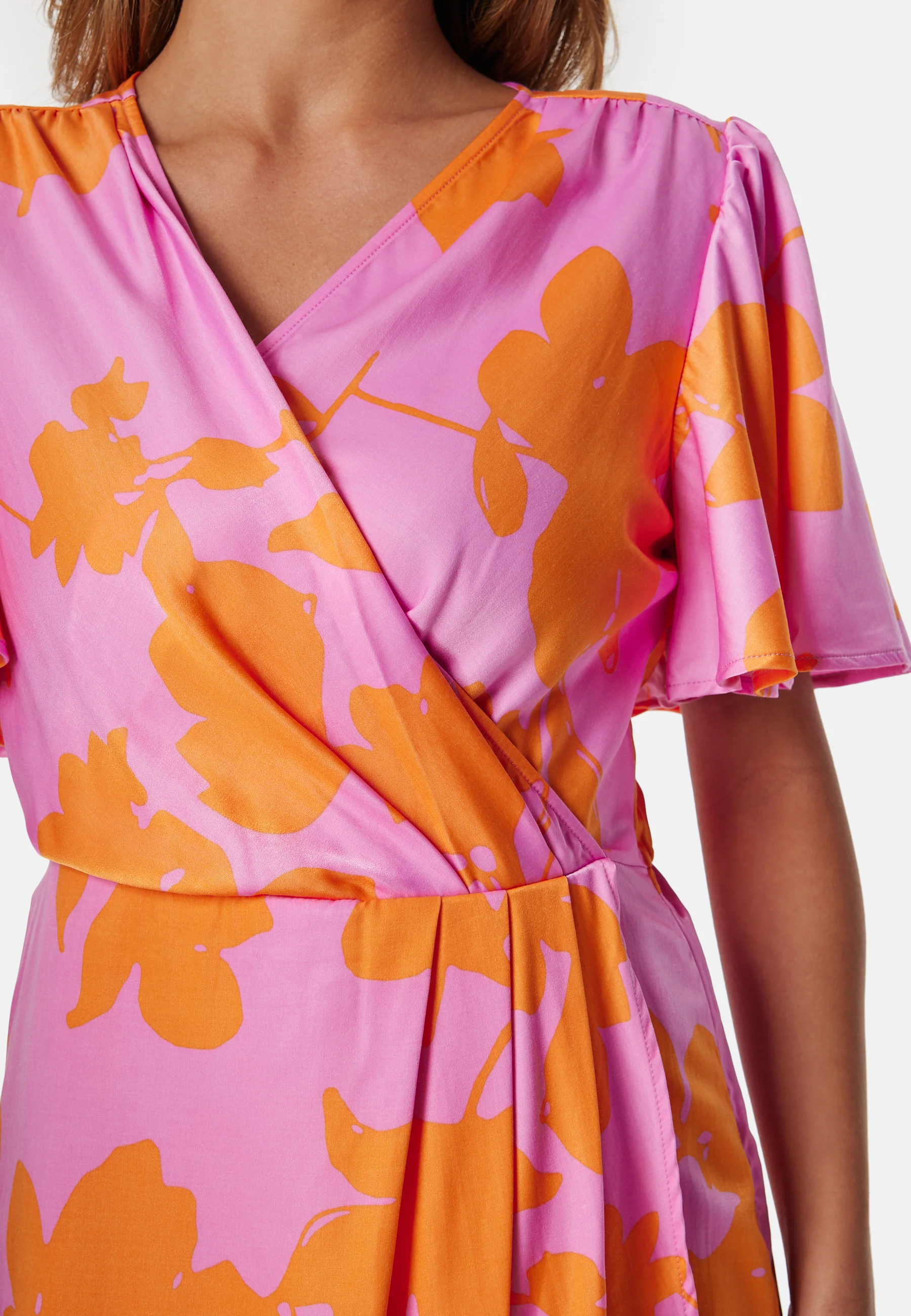 Vinakita V-Neck wrap midi - Image 4