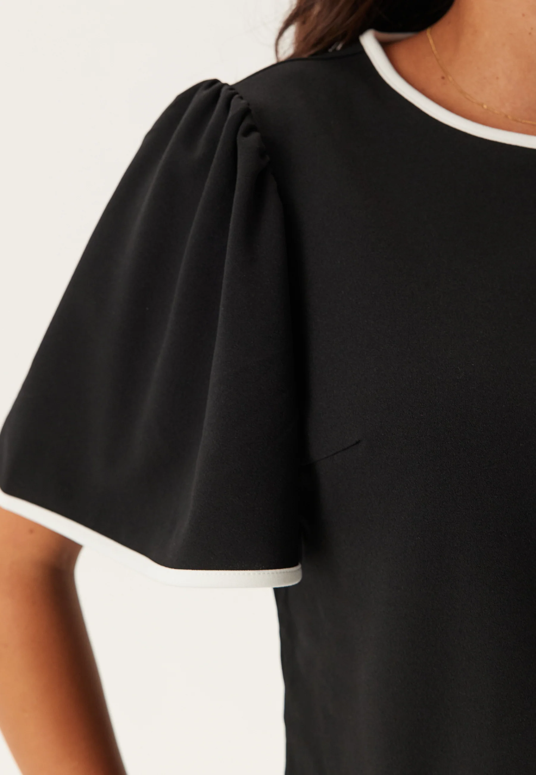 Visola S/S O-NECK TOP - Image 4