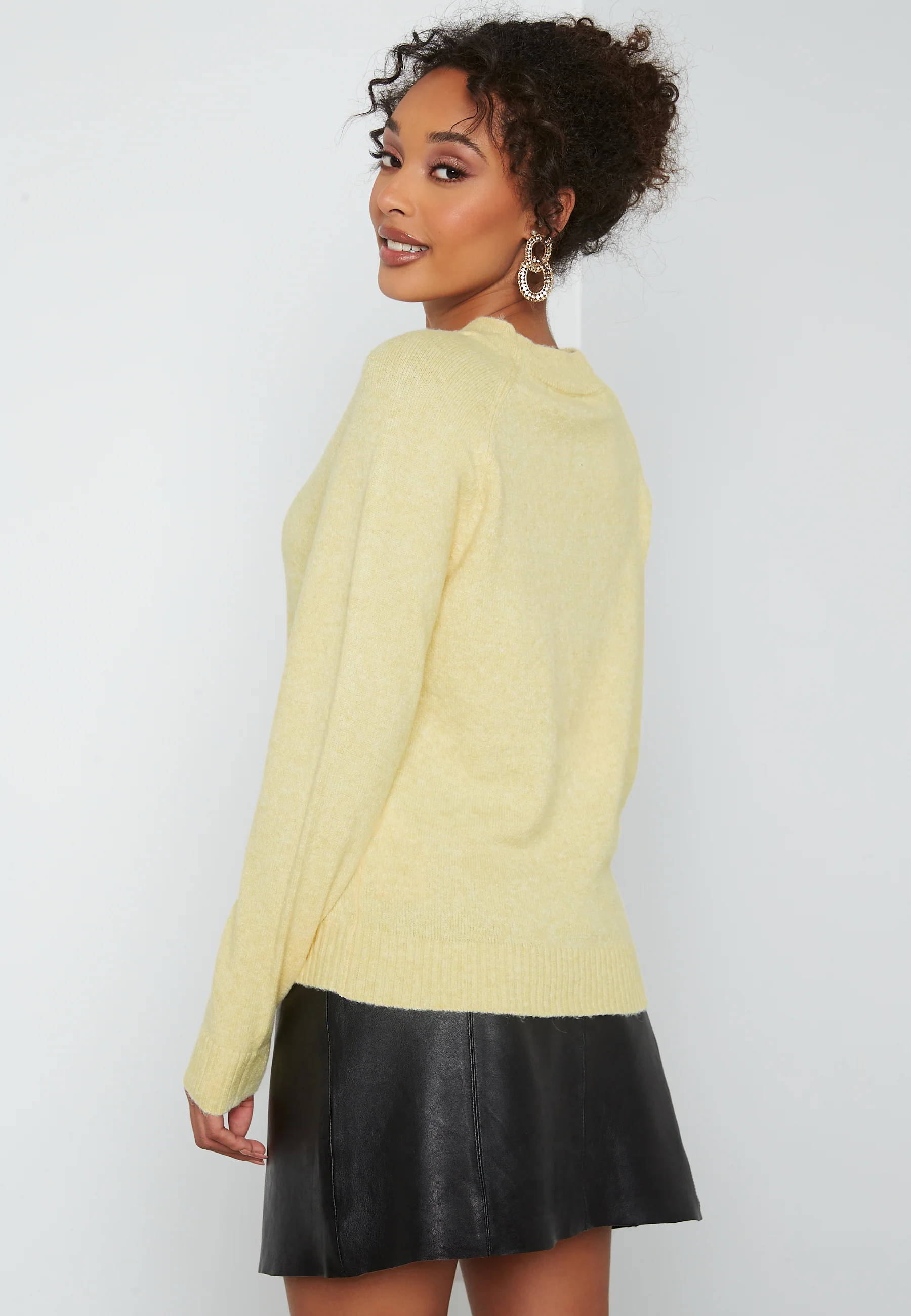 Vmdoffy LS O-Neck Blouse - Image 4