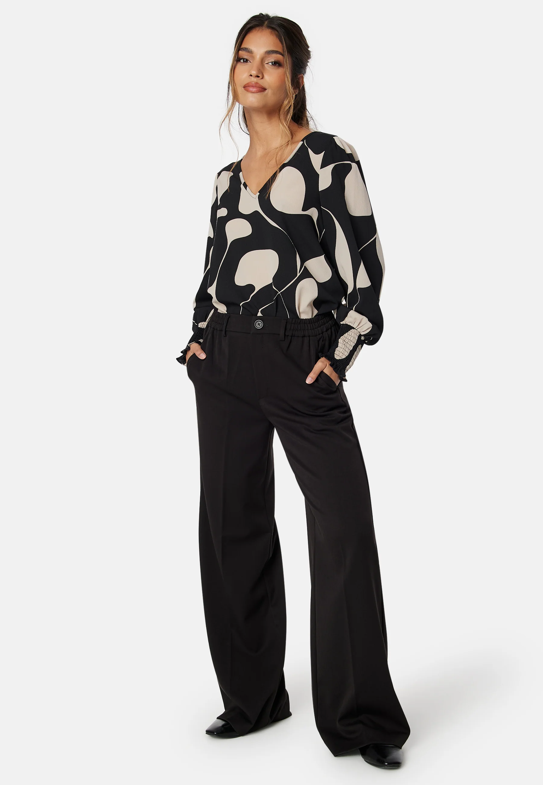 Vmlydia LS V-neck smock top - Image 3