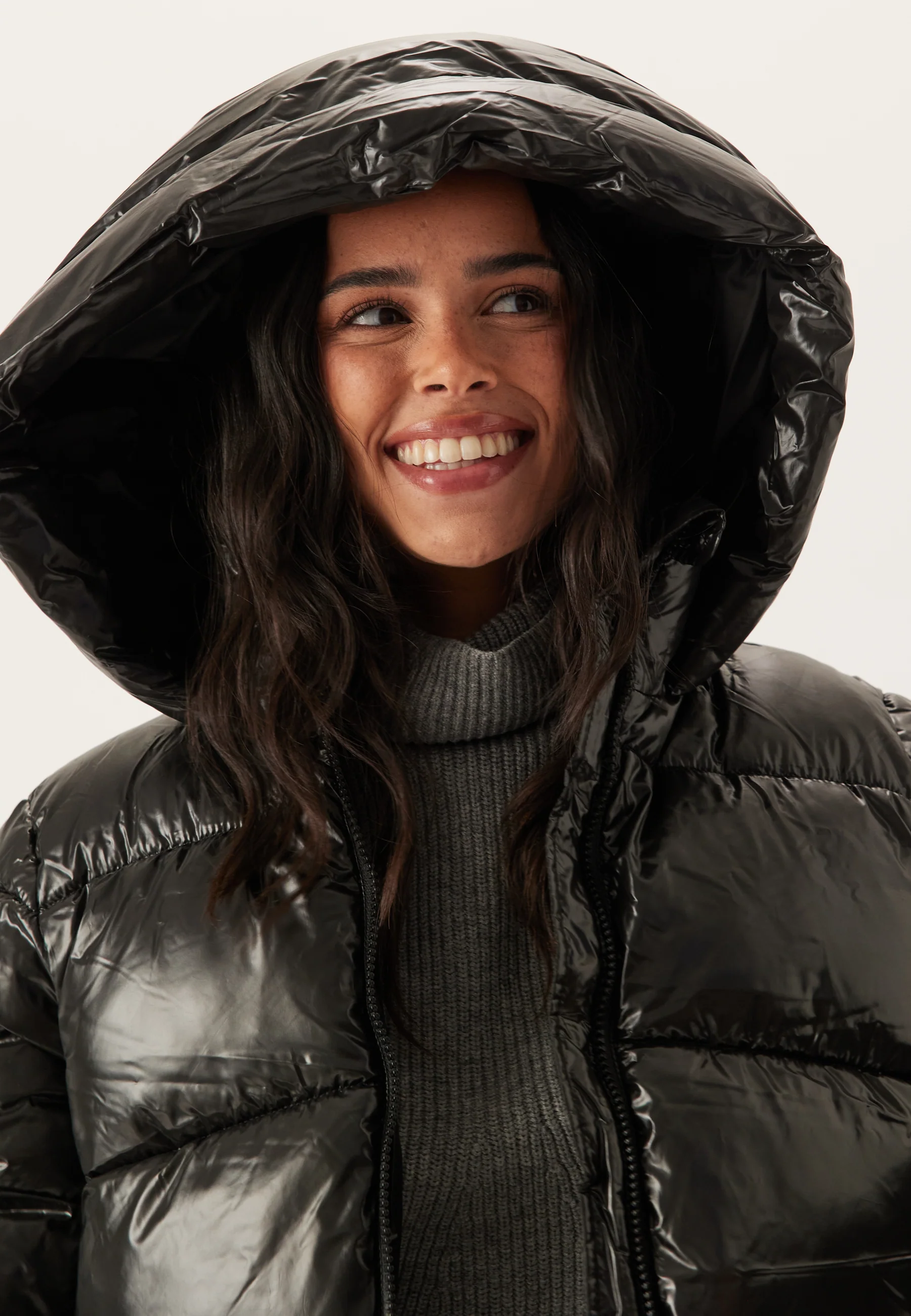 Vmuppsashiny Short Jacket - Image 5