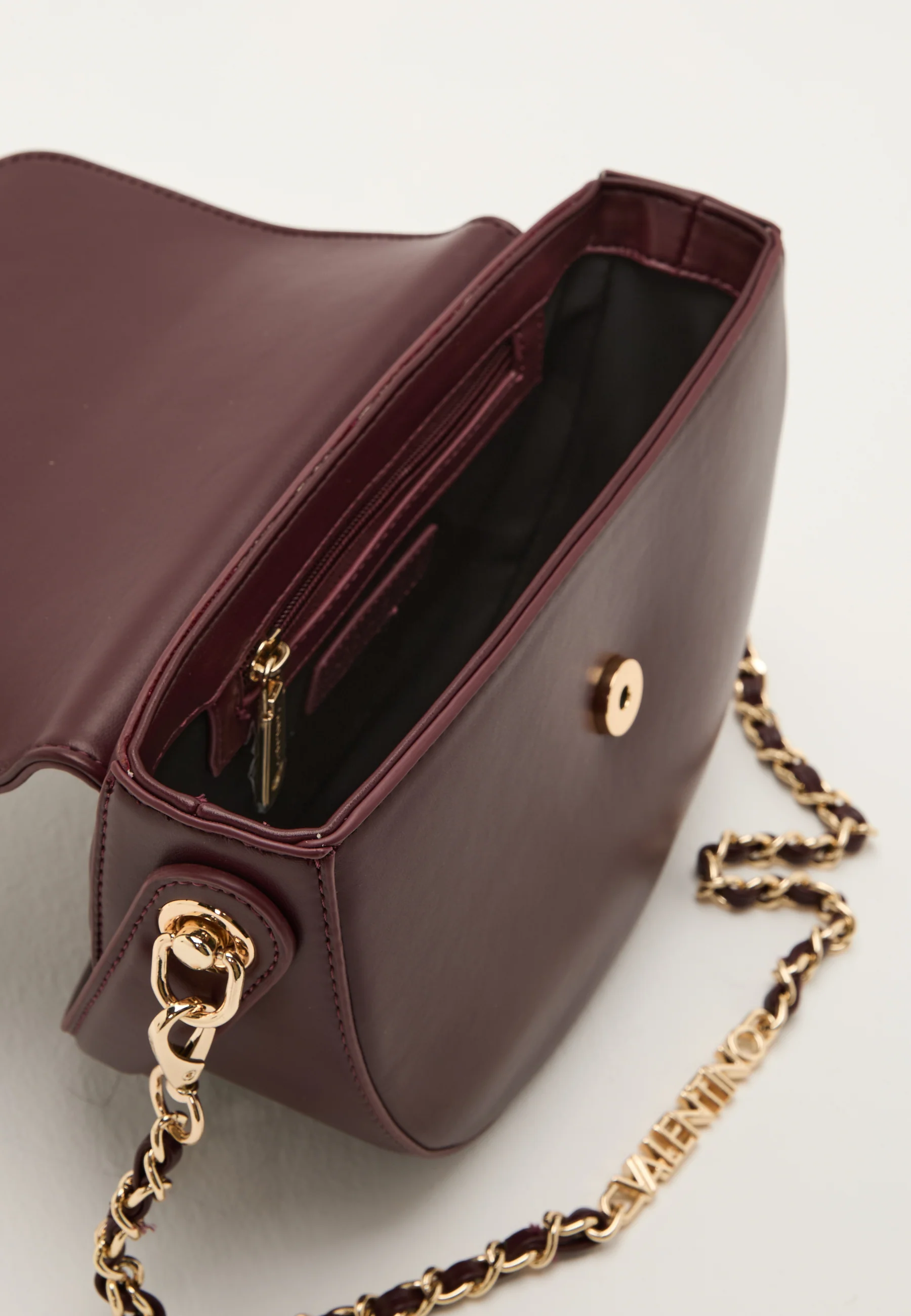 Wannabe Re Flap Bag - Image 4