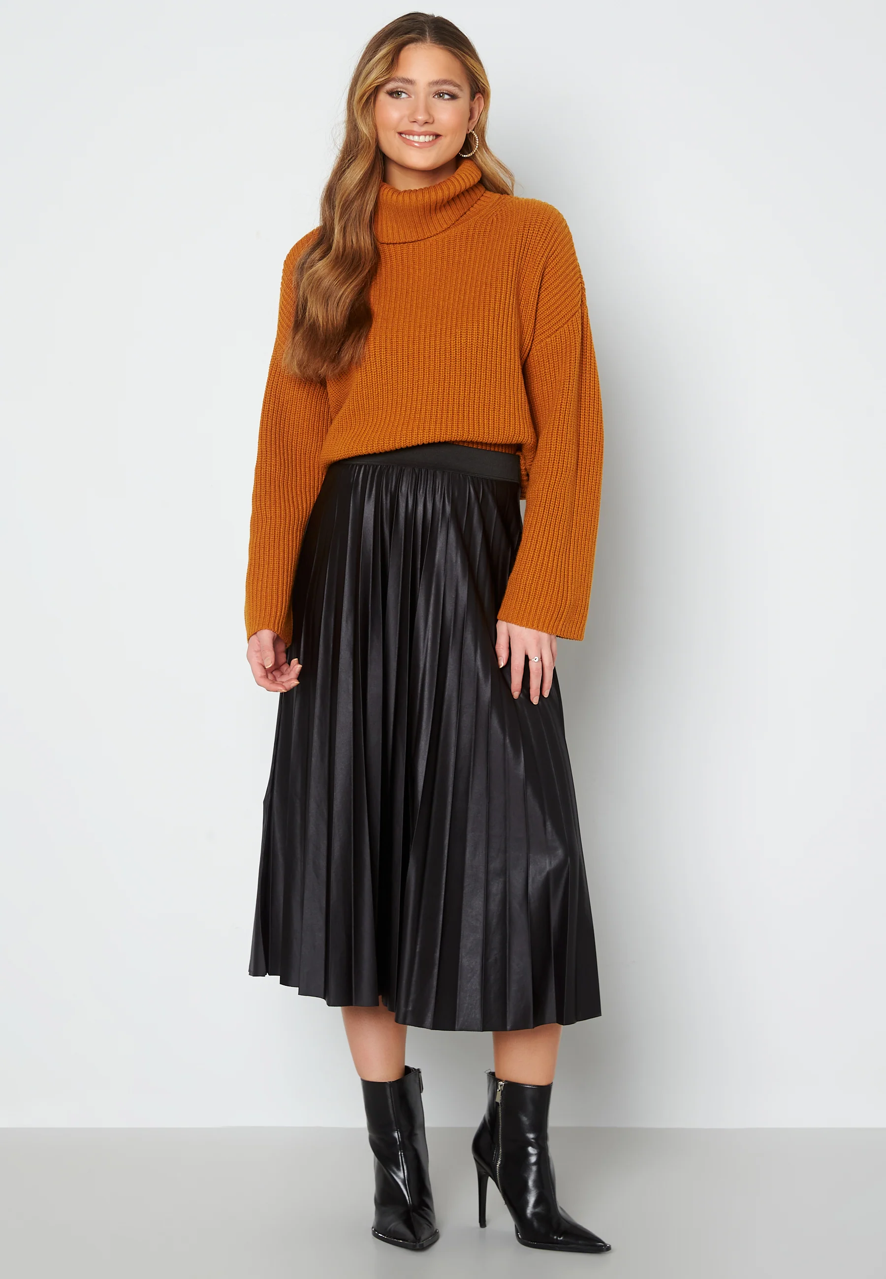 Wynter LS Knit Rollneck - Image 2