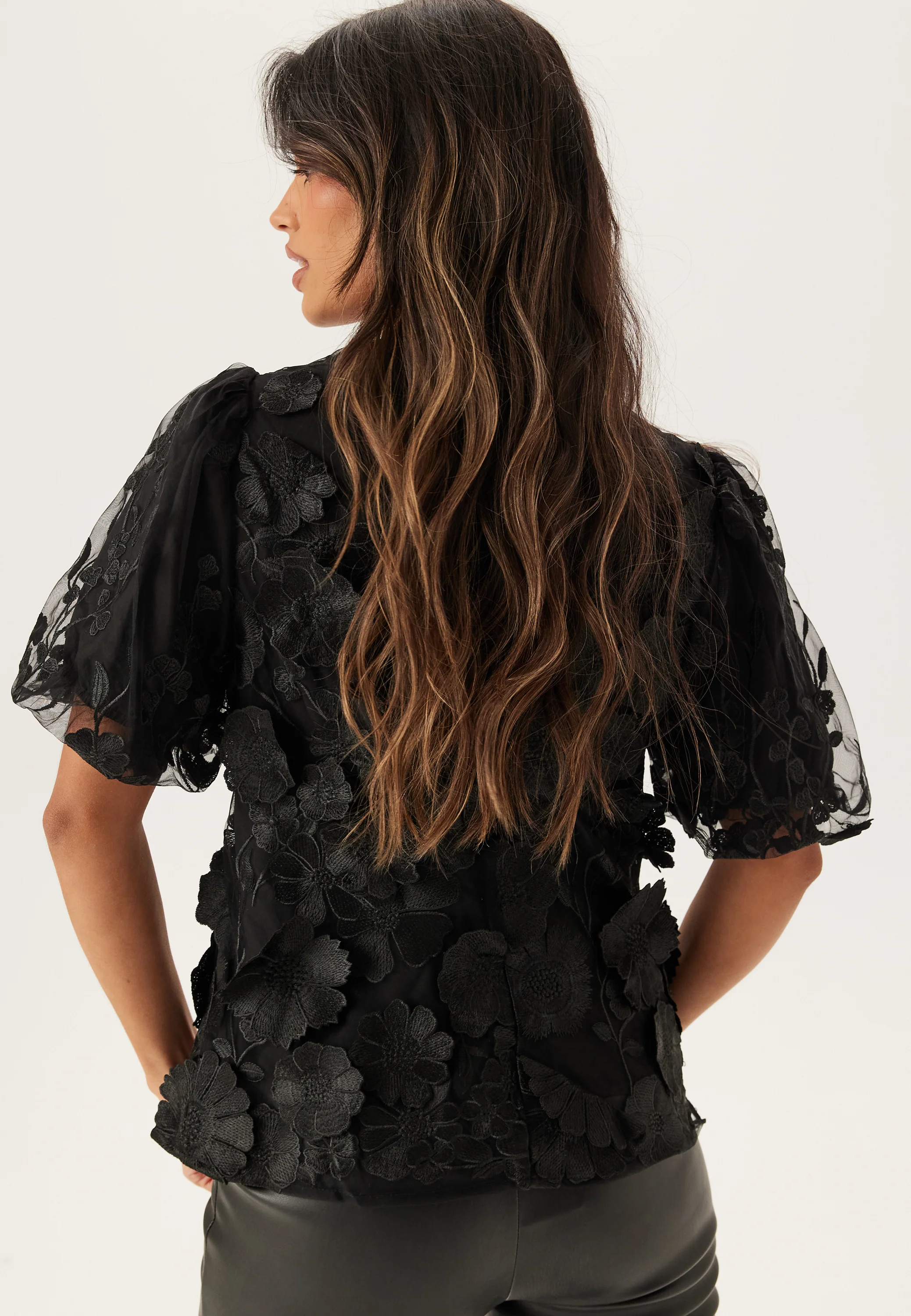 Yasflowering Ss V-neck Top - Image 2