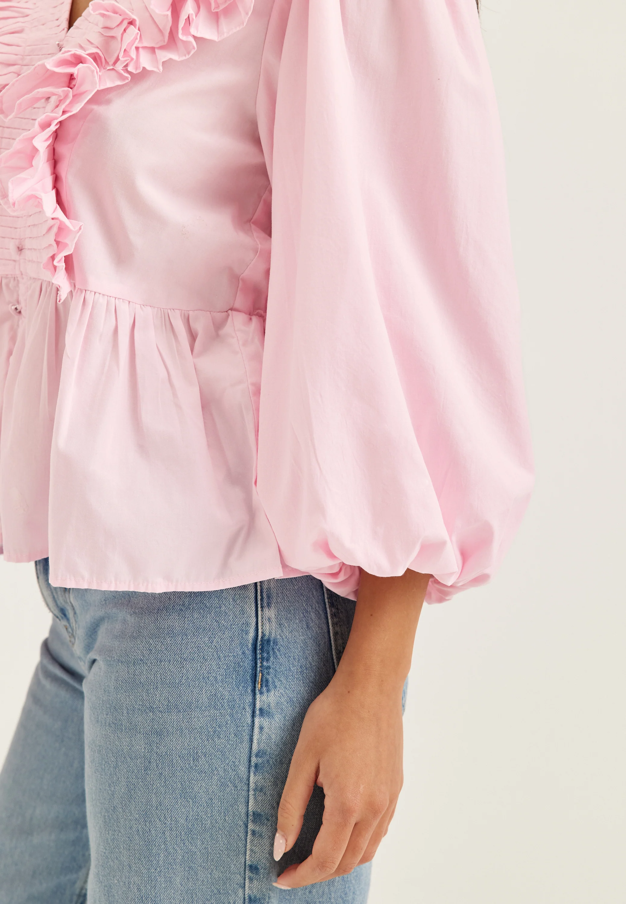 Yasruna 3/4 RUFFLE TOP - Image 4