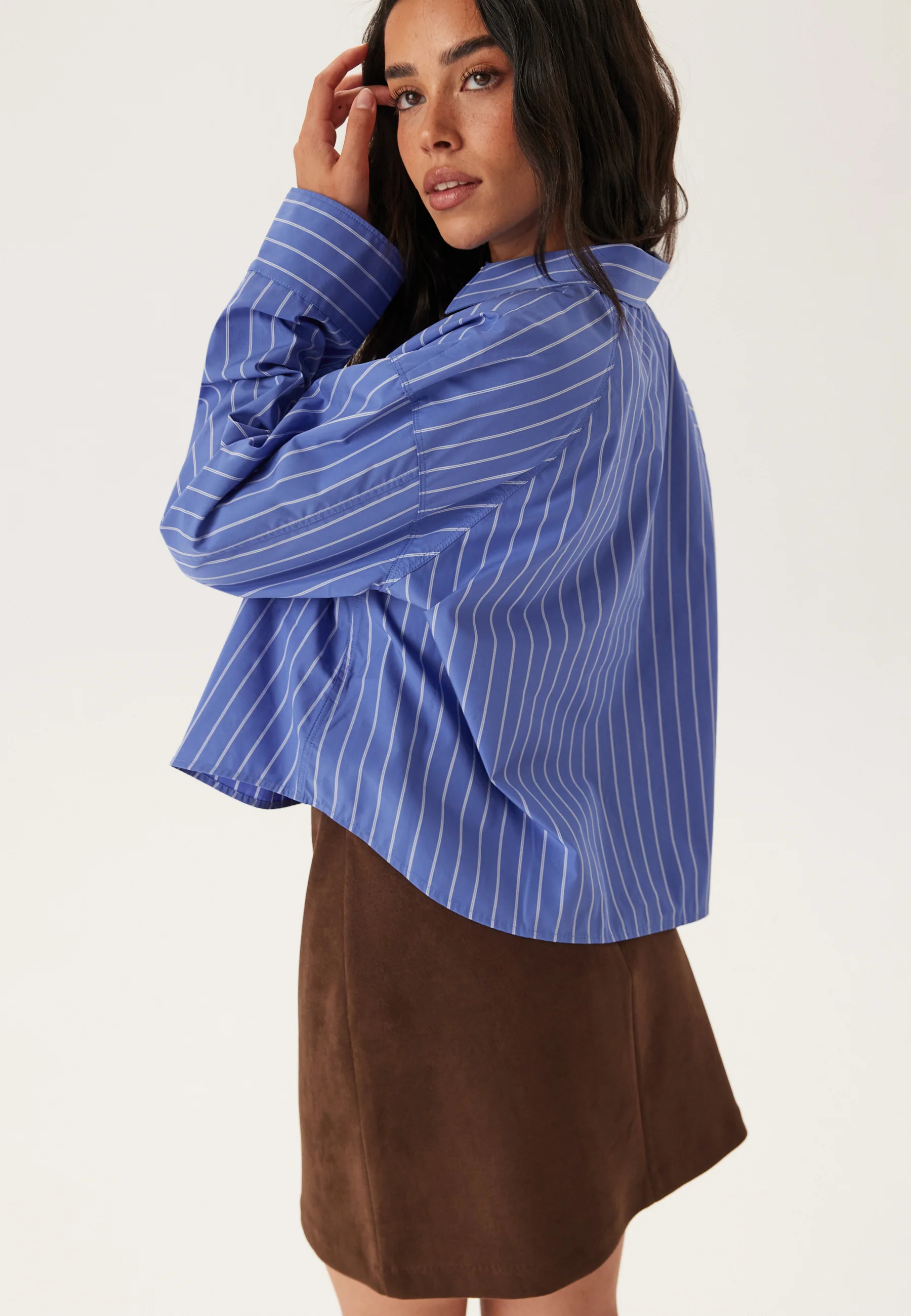 Yd Stripe Boxy Cropped Shirt - Image 2